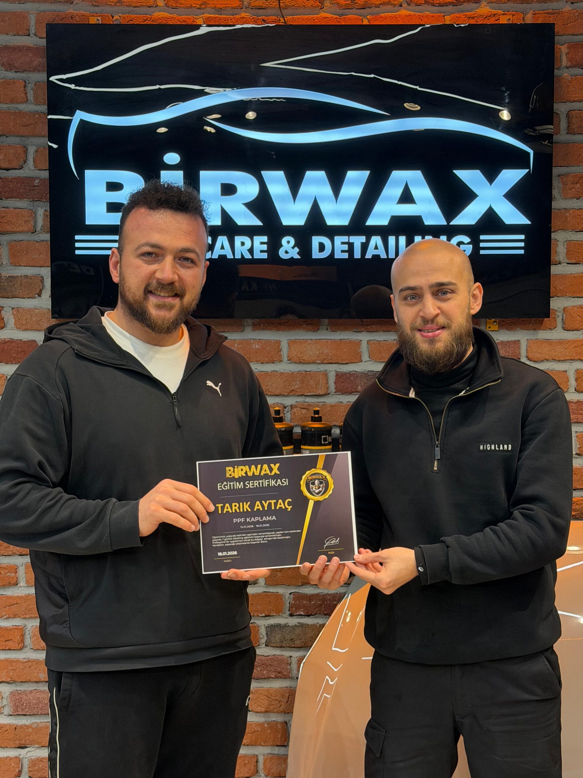 BirWax PPF eğitiminde sertifika takdimi